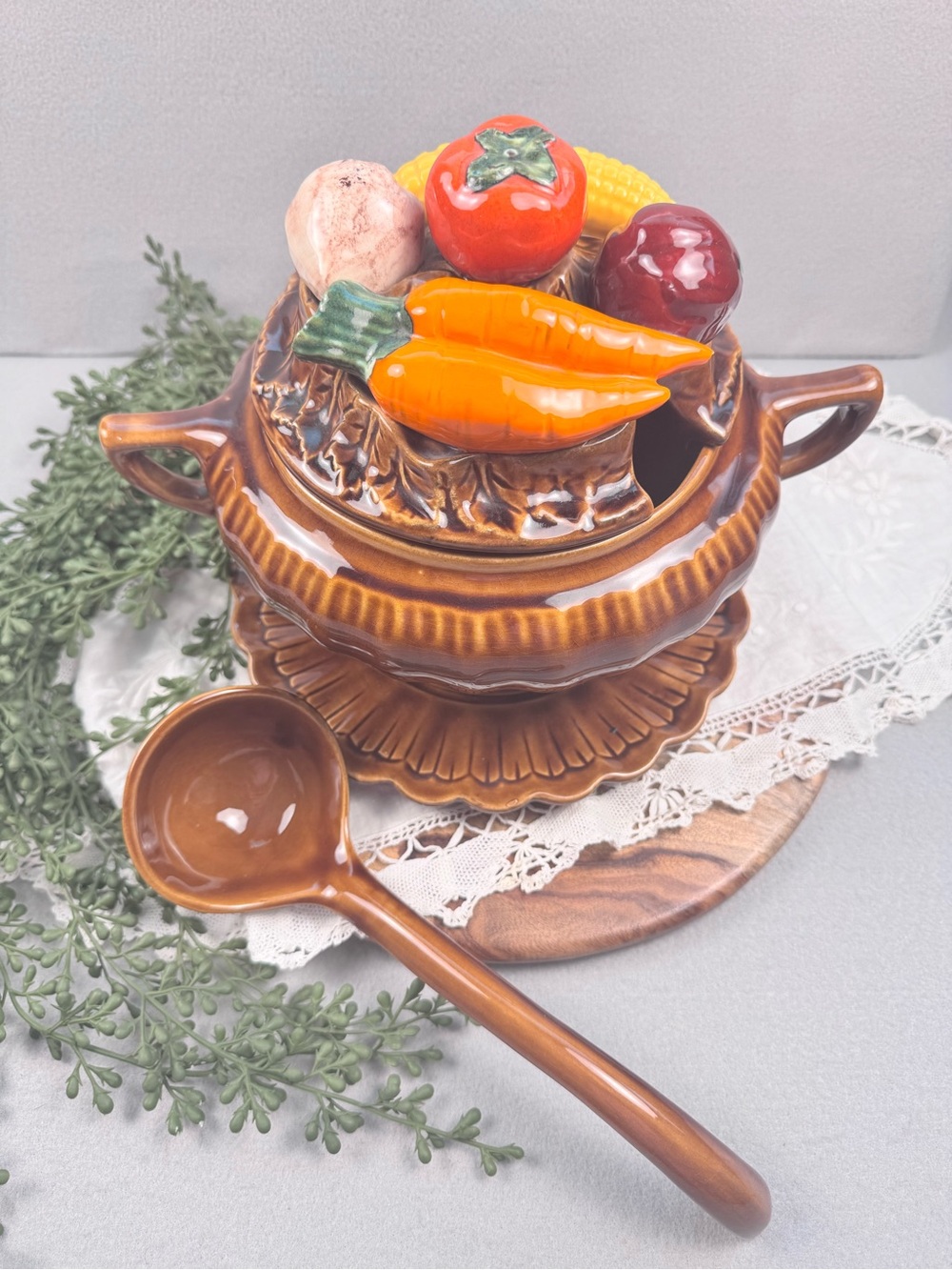 Vintage 1970’s Brown Ceramic Soup Tureen with Vegetable Lid - Picture 7 of 7